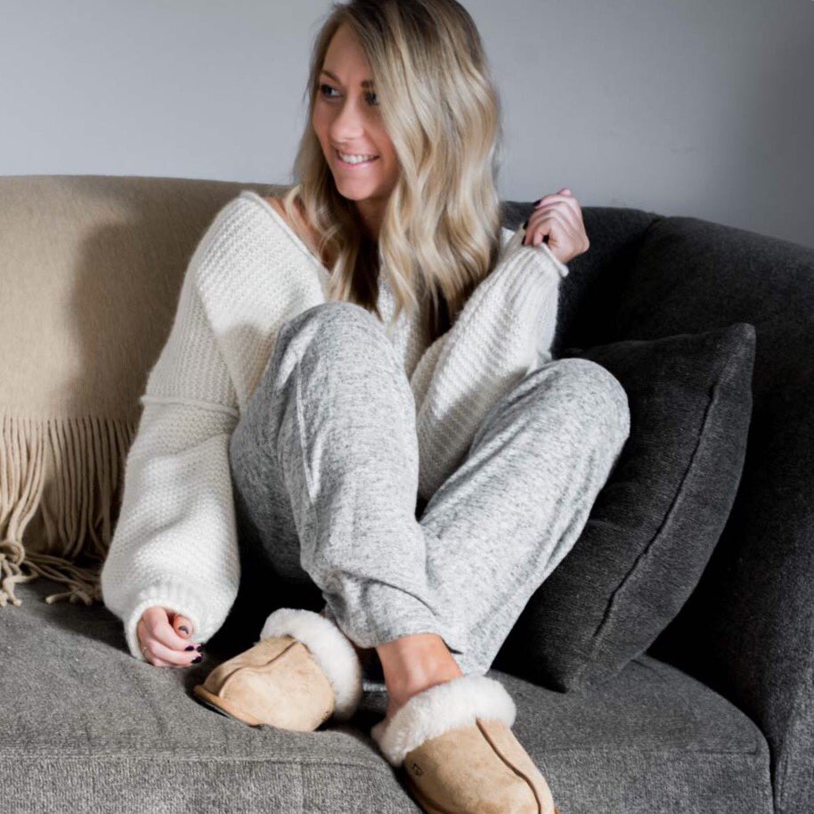 WeekendWishing's tweet photo. A Winter must have? These slippers!  --> https://t.co/c3kMkNqiMR  See the full post with @Nordstrom here: https://t.co/PTiyAcbmR0 https://t.co/0akM3PwBZA