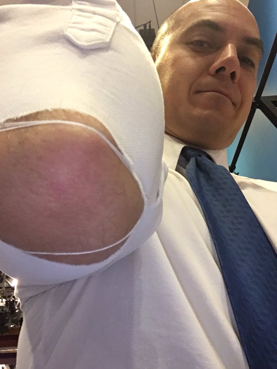 DerekKXLY's tweet image. Might have anchored the entire newscast with this. Ripped it too close to 5:00am to change. #kxly #anchorproblems