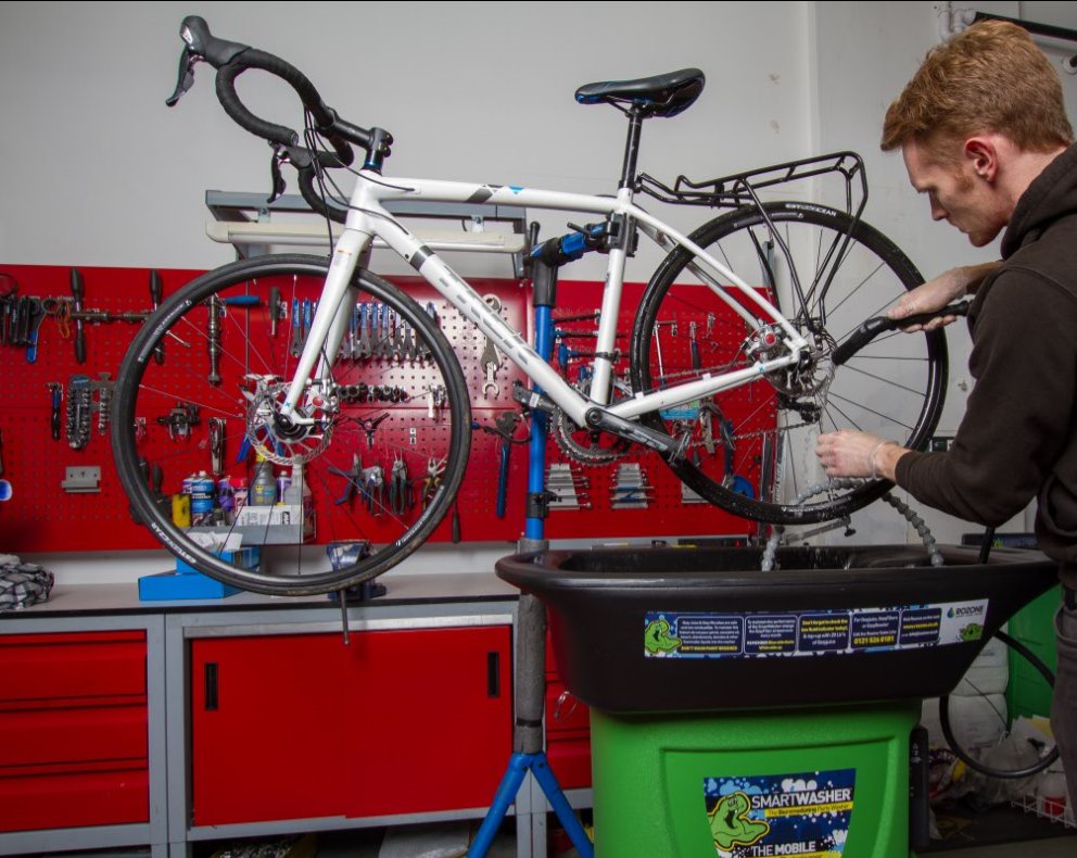 RozoneUK's tweet image. Buying a bike for Christmas? Save those pennies, get your old bike in one of our #smartwashers and it’ll come out like brand new. Trust us!