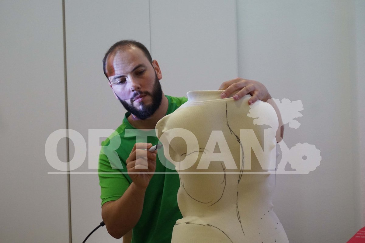SaludCrea's tweet photo. Formando, que no es poco #empleo #ortopedia #cheneau #rigo #salud https://t.co/fifqVbGG0A