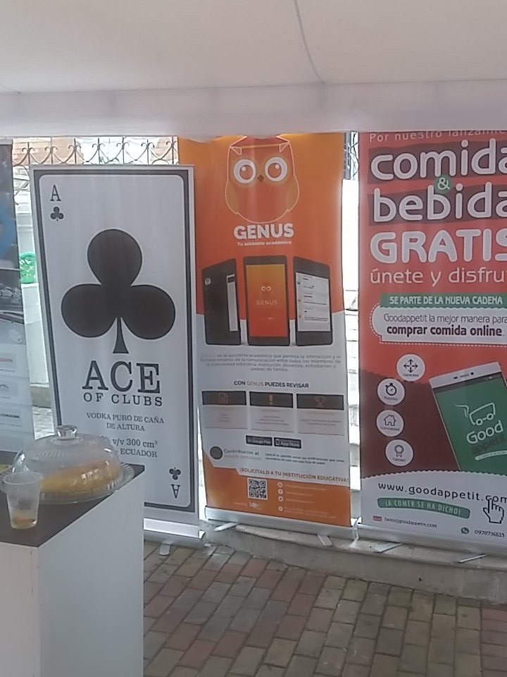 GenusAcademico's tweet photo. #GenusAcadémico presente en la feria #mipropuesta organizada por #MIPROLoja en la plaza de Santo Domingo. https://t.co/SvOJ5QO8nN