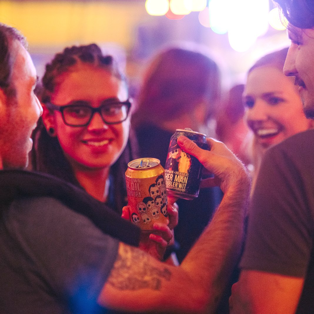 GOOD NEWS: #Dinerama is open until 1am. We're fully booked upstairs so it's free entry ALL NIGHT. No excuses - Head down and pig out. 😋