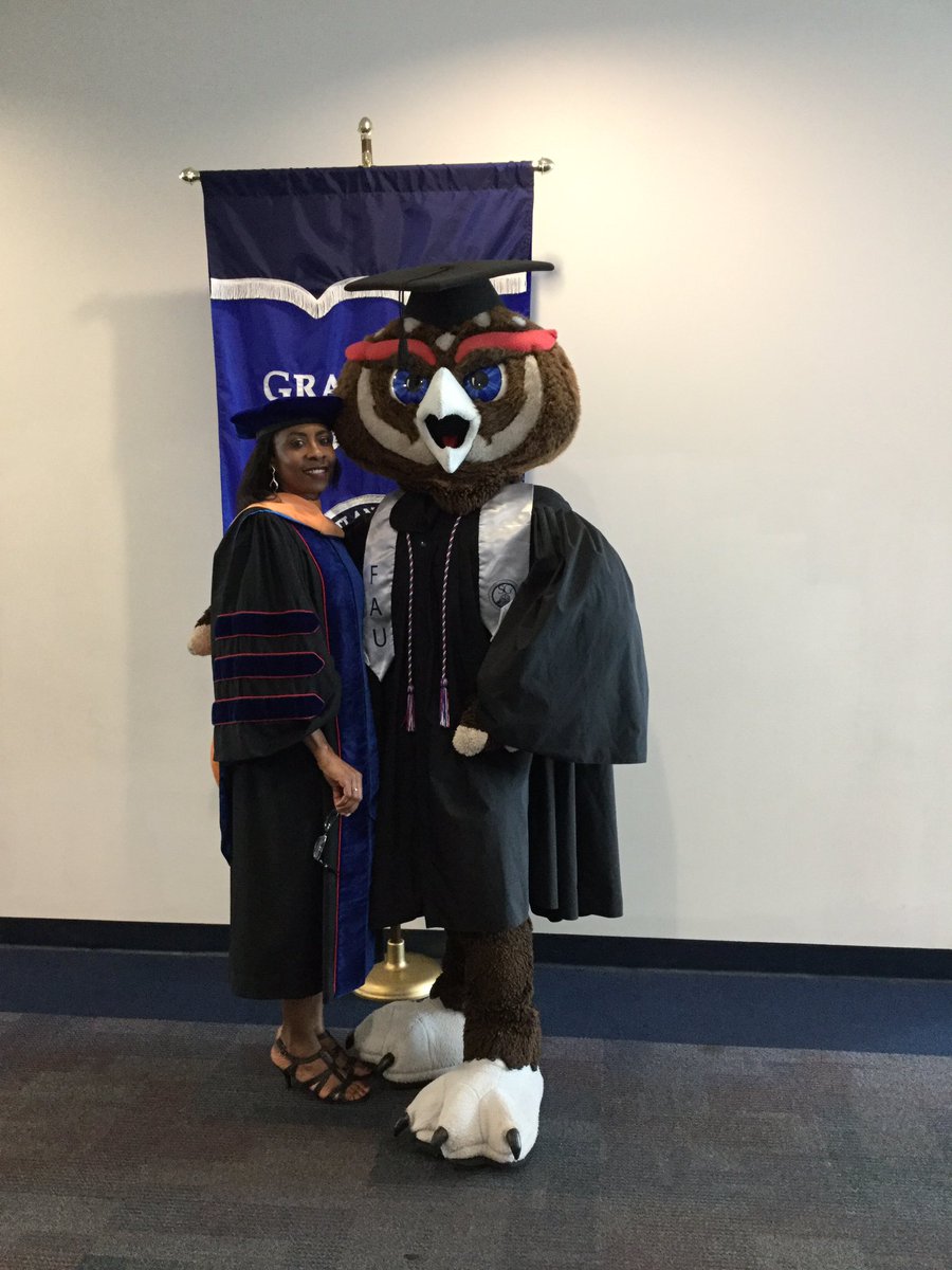 FAUGradCollege's tweet photo. Congrats from Owsley! #FAU16 #FAUGrad16 https://t.co/5NVrFRvDg6