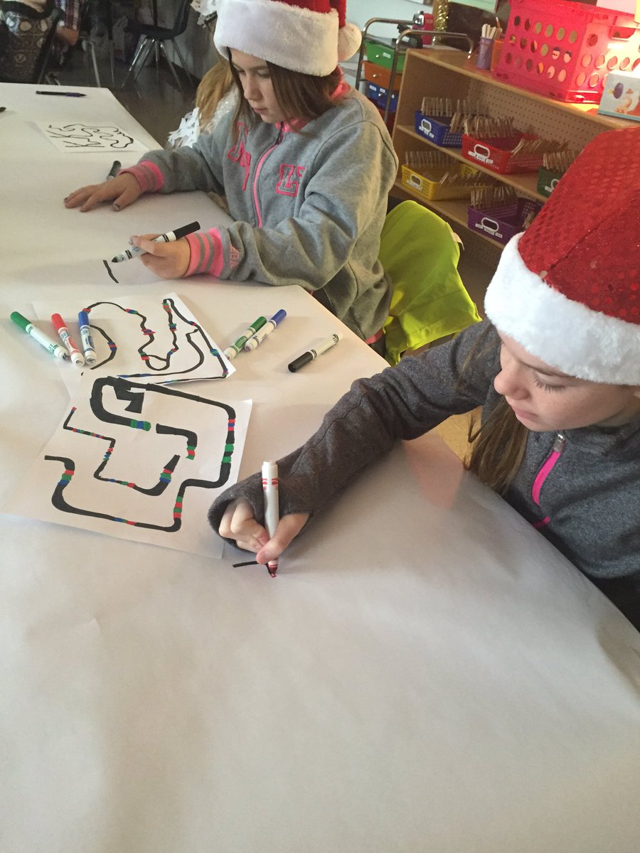 NewsyNeidel's tweet photo. 1. note taking 2. rough draft sketch 3. final draft track based on a specific criteria! #sjsdproud @ussarysclass #coding #ozobot https://t.co/lKjwPLrCtg