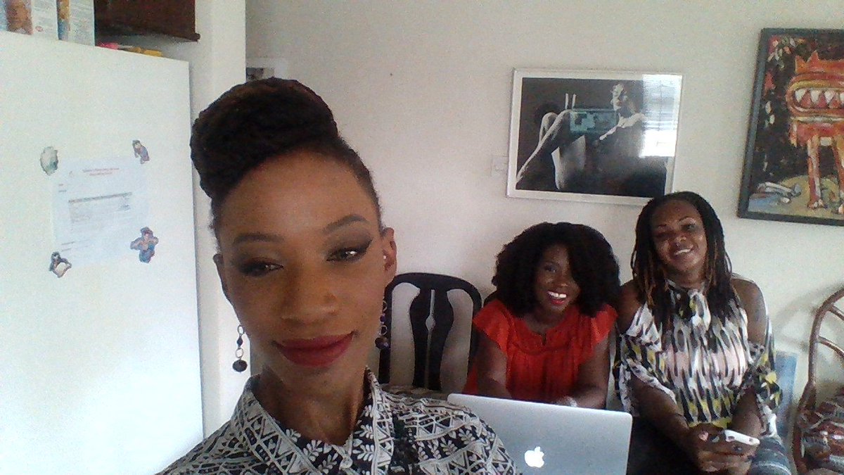 IAmXilomen's tweet image. SQUAD! #lifeinleggings #preinterview