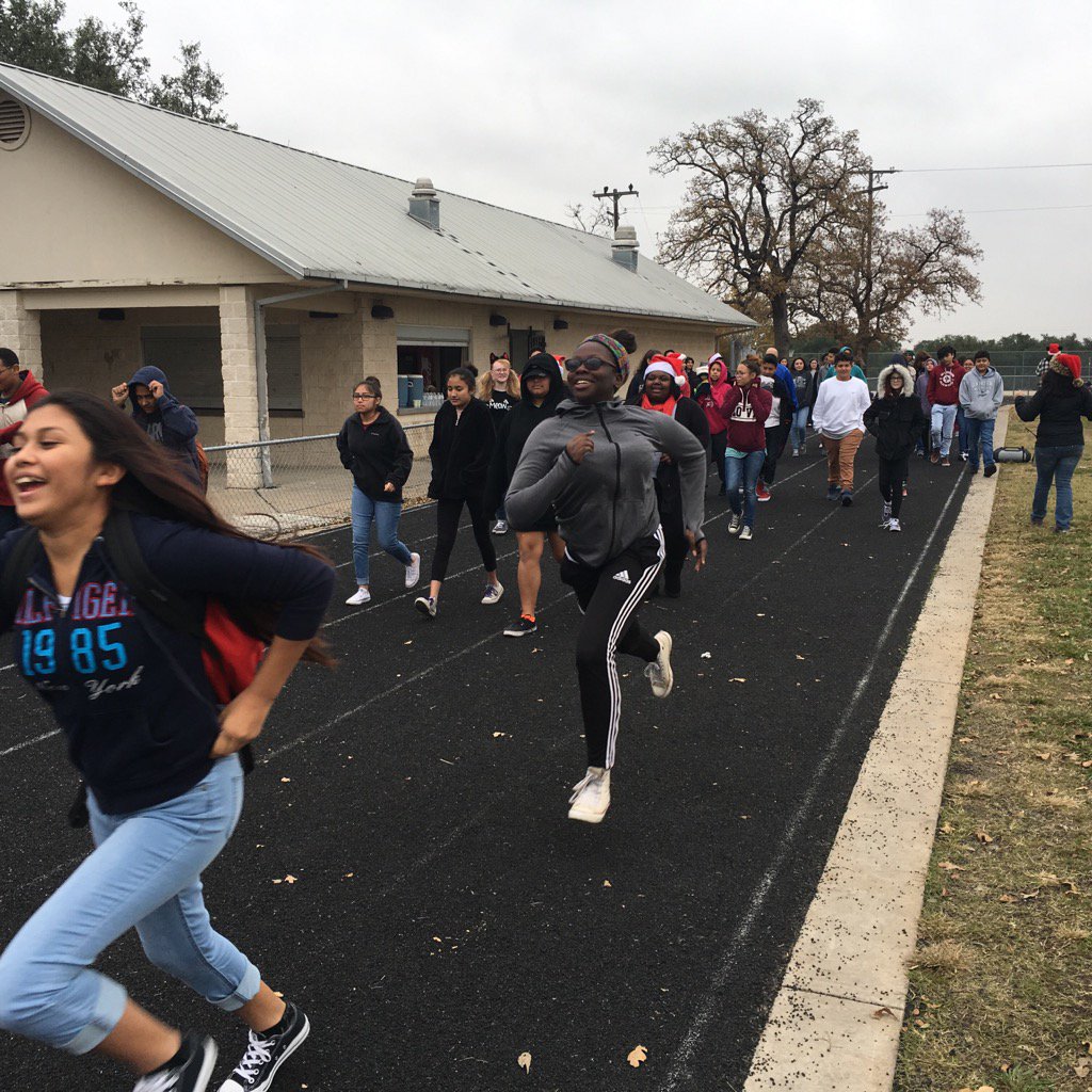 8th graders running their hearts out at the 6th Annual Reindeer Run.