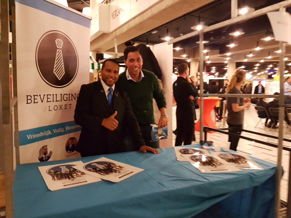 project014's tweet photo. Hey... de vriendelijke gastheren van @beveiligingslok
#Job010 @Bieb010 https://t.co/DlDQjcuXRI