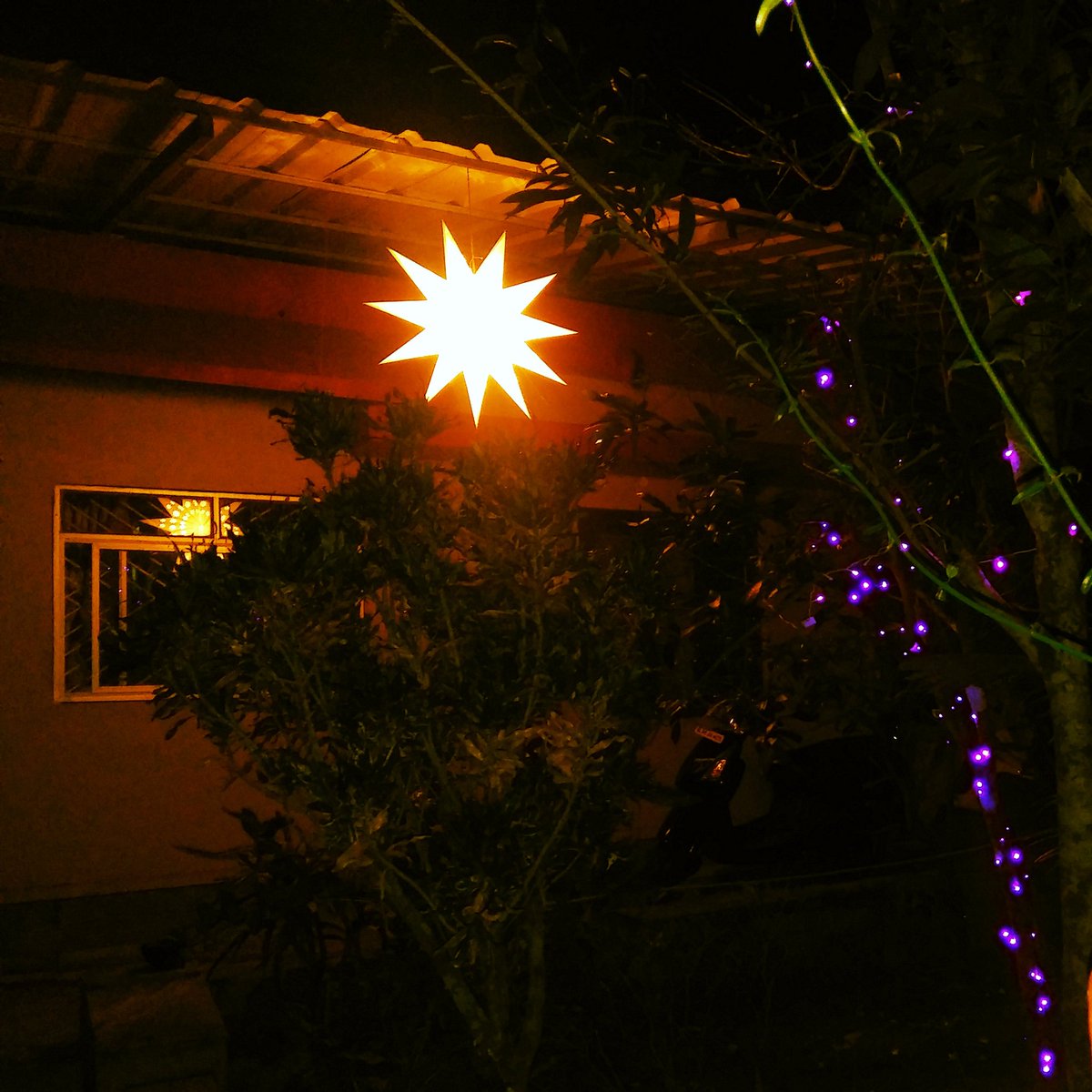 unnikpr's tweet photo. Star home..x'mas ON https://t.co/wShxTDqVCd