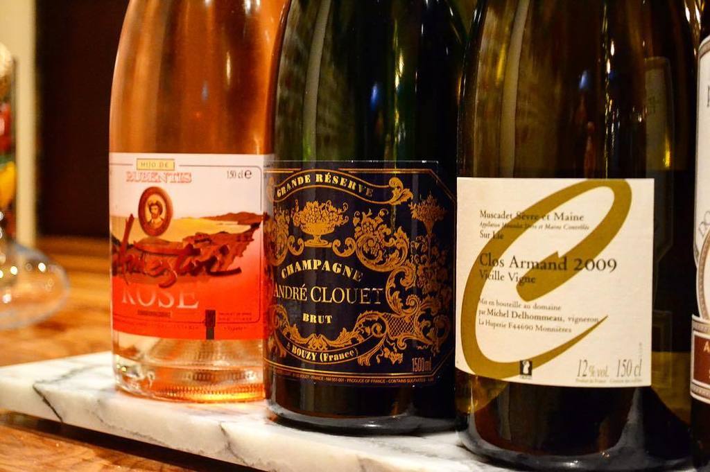 MendezMusings's tweet photo. Is it #tbt or foreshadowing? Yes. 🍾 #magnums #bigbottles #thankschampagne #westloop #wineb… https://t.co/2FbOF9ARiC https://t.co/TwafCJ5jea
