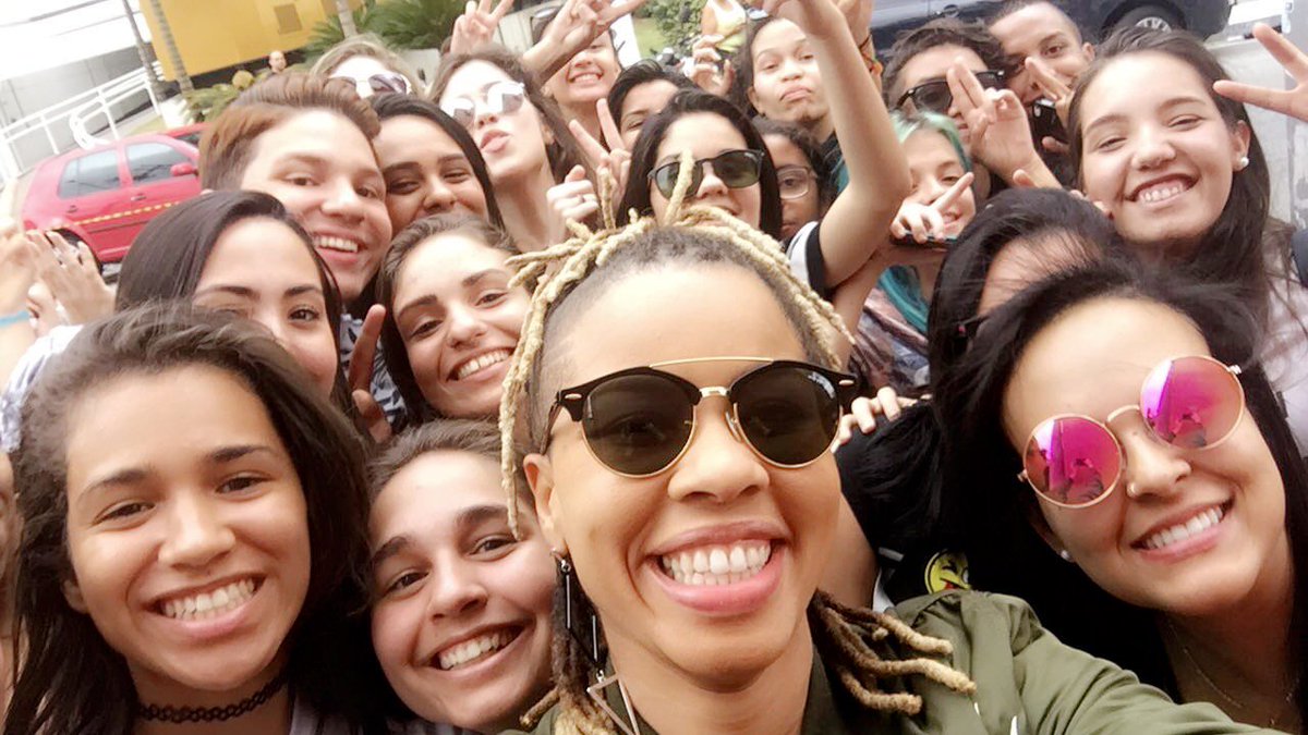 JUNO_theArtist's tweet photo. BRAZIL! I miss u already 😩 You guys gave me the sweetest and warmest welcome, THANK U! Now that Ive met you...Eu te amo MAIS 😃❤️🇧🇷🤘🏽 https://t.co/teakf1u5TF