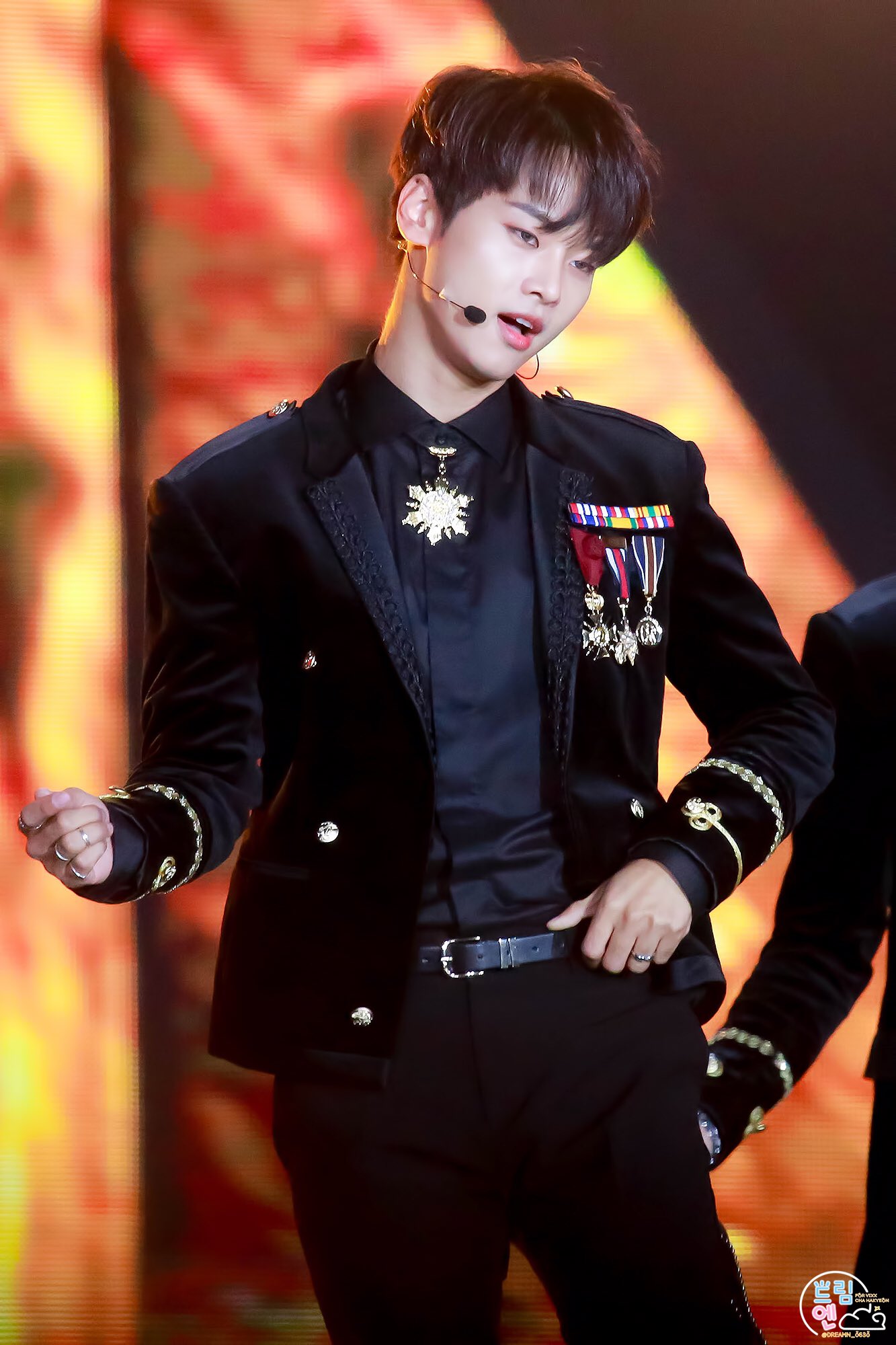 CzuCTx1WEAAv8ne.jpg:large