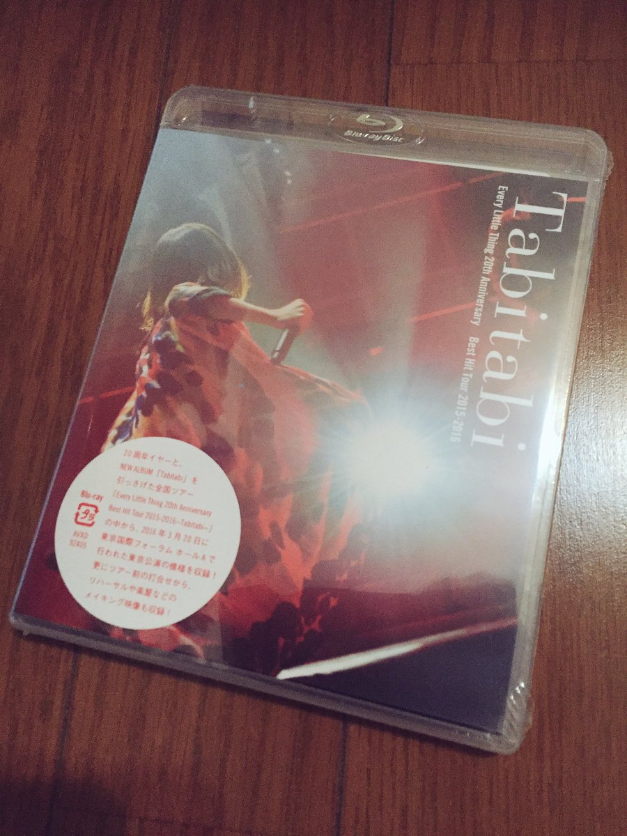 ELT_20R's tweet photo. お久しぶりでございます、そしてこんばんは*\(^o^)/*

ようやくツアーDVDキマシターーー！！！
金曜日にでも観よう！！

#ELT
#tabitabi
#Blu-ray
#ジャケ写
#もっちー
#素敵 https://t.co/r6ZwAe6EE4