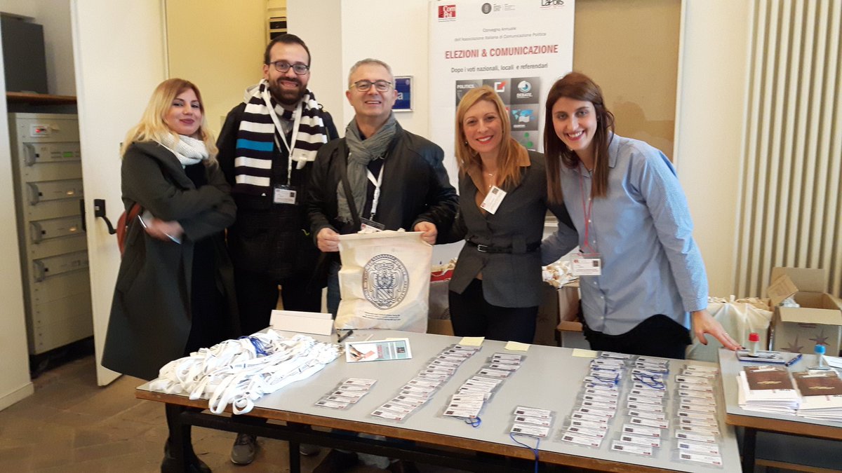 AssoComPol's tweet photo. Tutto pronto! Vi aspettiamo!! #assocompol2016 #compol16 https://t.co/S09iNzDHqU