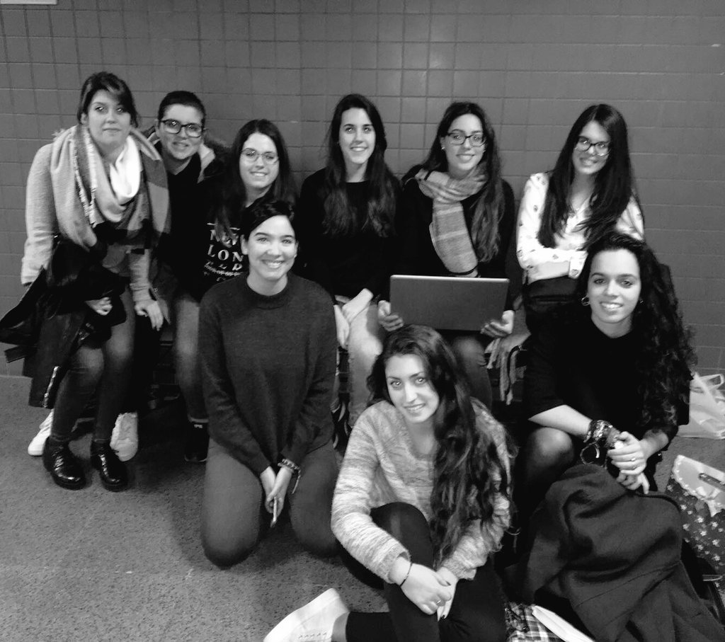 cnep__xxiii's tweet photo. El comité de publicidad trabajando en nuevas ideas💡. #xvicnep #psicología #UMH https://t.co/RW6Kl9dI3Y