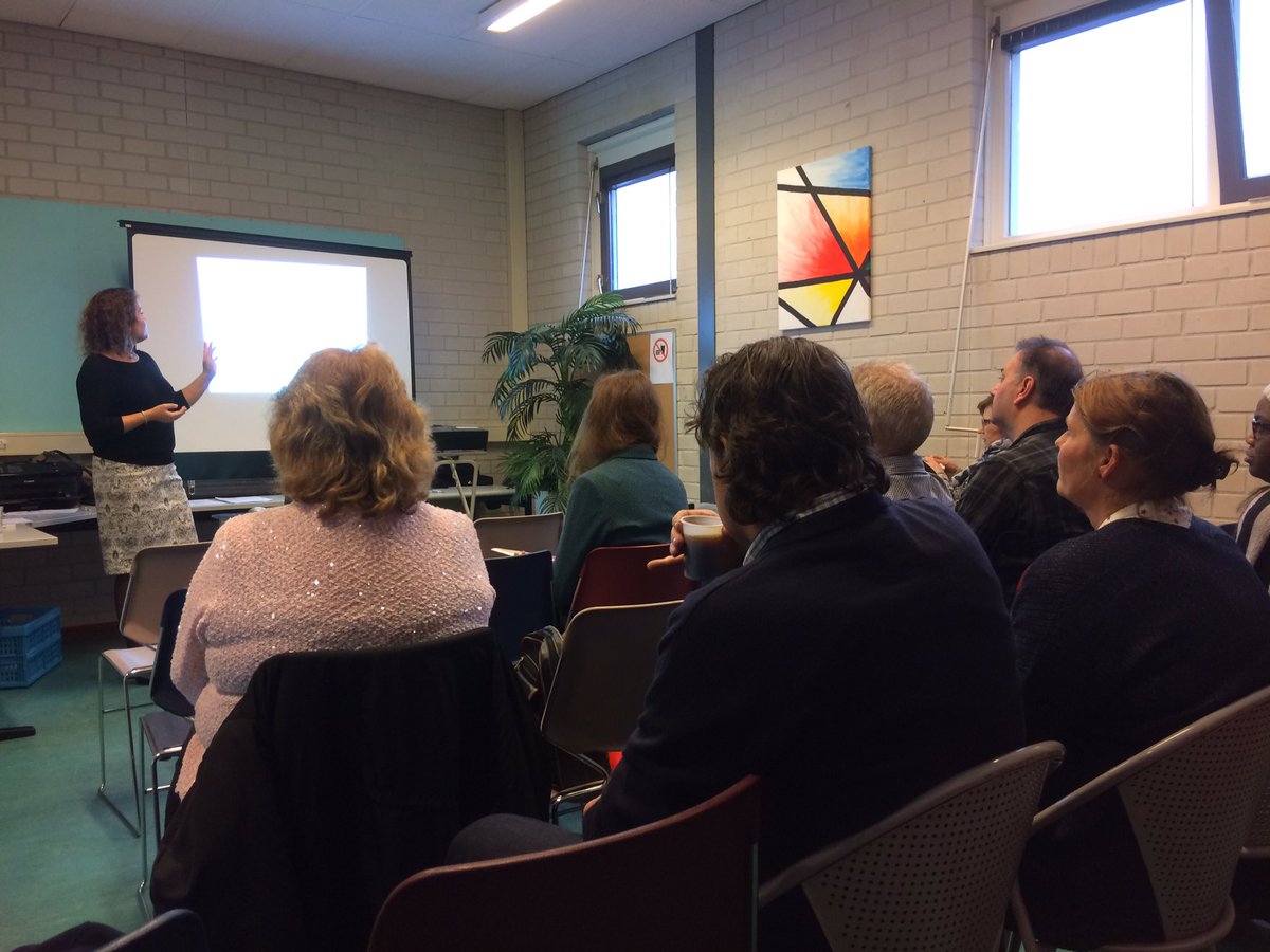 AlmerePF's tweet photo. Presentatie @ixlyforachange #ClaudiaDisse in snel treinvaart alle ins &outs mbt psychometrische #testen #Back2Workpf https://t.co/BPeGFp0lgO