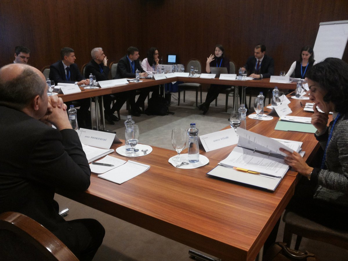 SKEUPAN2016's tweet photo. Afternoon's roundtable discussion on #performance #servicedelivery #data #analyticalcapacities #CAF #ITskills within EUPAN DG meeting https://t.co/IidmItx0wS