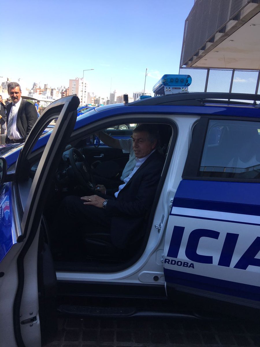 carlosmassei's tweet photo. La @PoliciaCbaOf lleva incorporados durante el año 202 rodados cero km, 220 motocicletas y 2.000 chalecos de protección balística 🚨 https://t.co/42UmFC7YZs