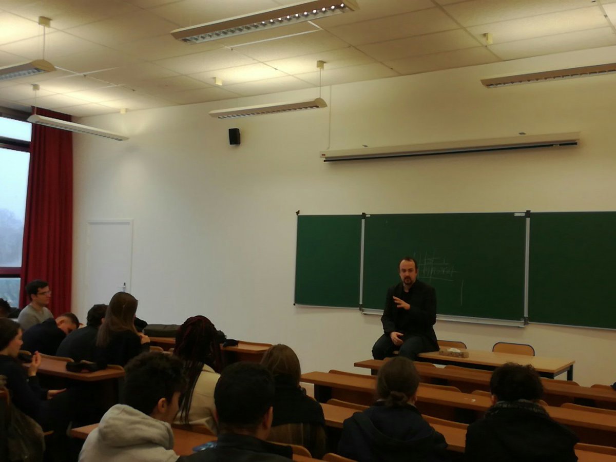 #direct #cordees Les dossiers de bourse <a href="/Croustrasbourg/">Crous de Strasbourg</a> se fera jusqu'à 31 mai, pour des lycéens futurs boursiers!