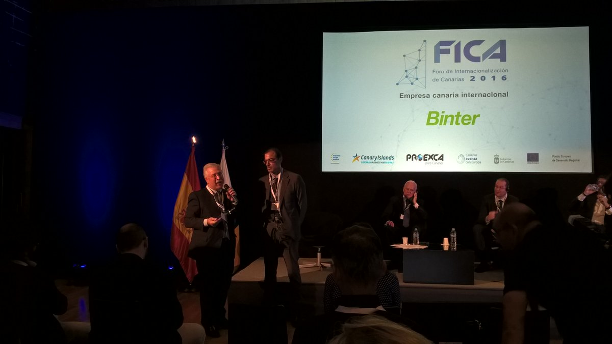 jcigala's tweet photo. Juan Ramsden y @BinterCanarias reciben el premio #FICA_2016 @proexca #Tenerife #international https://t.co/cYfLm4Zg40