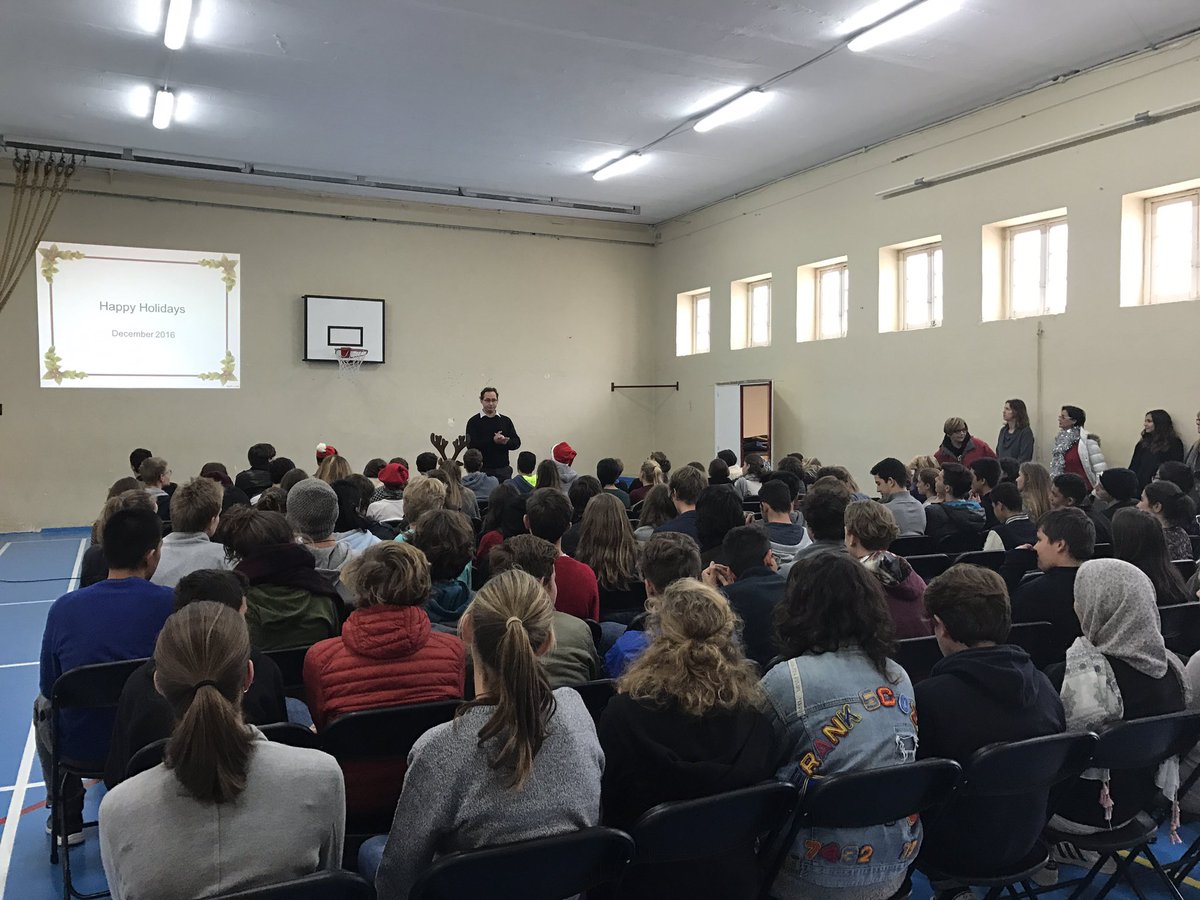 MrDiazj78's tweet photo. Christmas holiday assembly @vismalta #happyholidays #vishigh #timetosaythanks #cas #teachers @djmiles https://t.co/INomLuYQLp