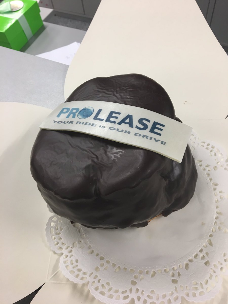 MerelLoog's tweet photo. Dankt @ReneMackenbach van #prolease voor de fijne samenwerking met @KYBYS_NL ! https://t.co/ai9dX3yYB1