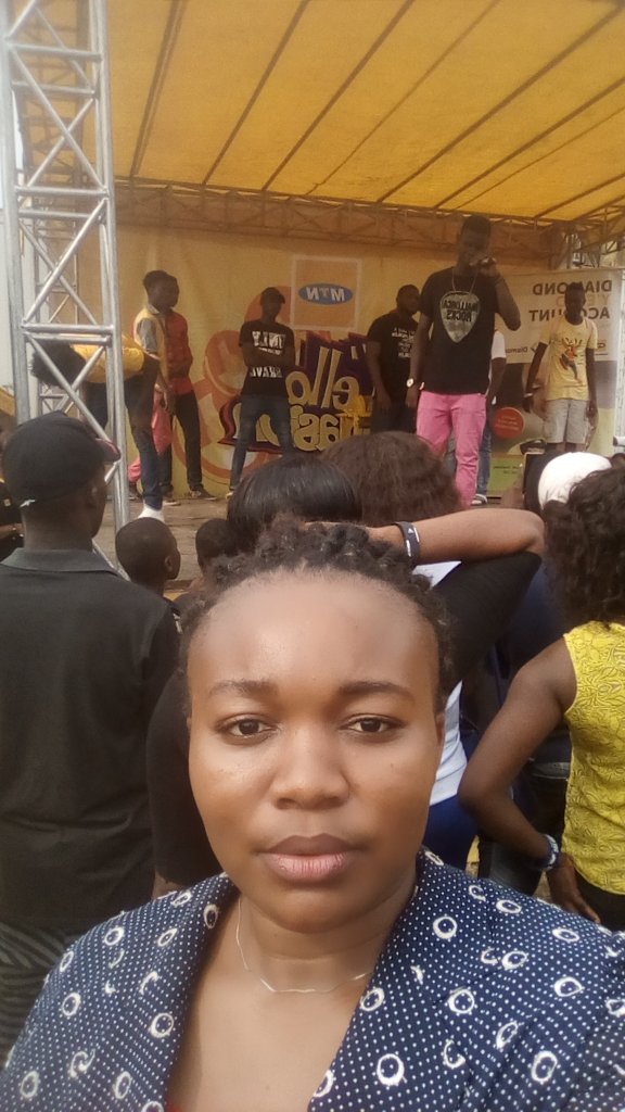 hannybliz's tweet photo. @MTNNG_Yello invasion it's rapping time #delsu ohhh the fun is superb #Abraka #yelloinvasion I love  you MTN!!! https://t.co/UFUPQ9sg0m