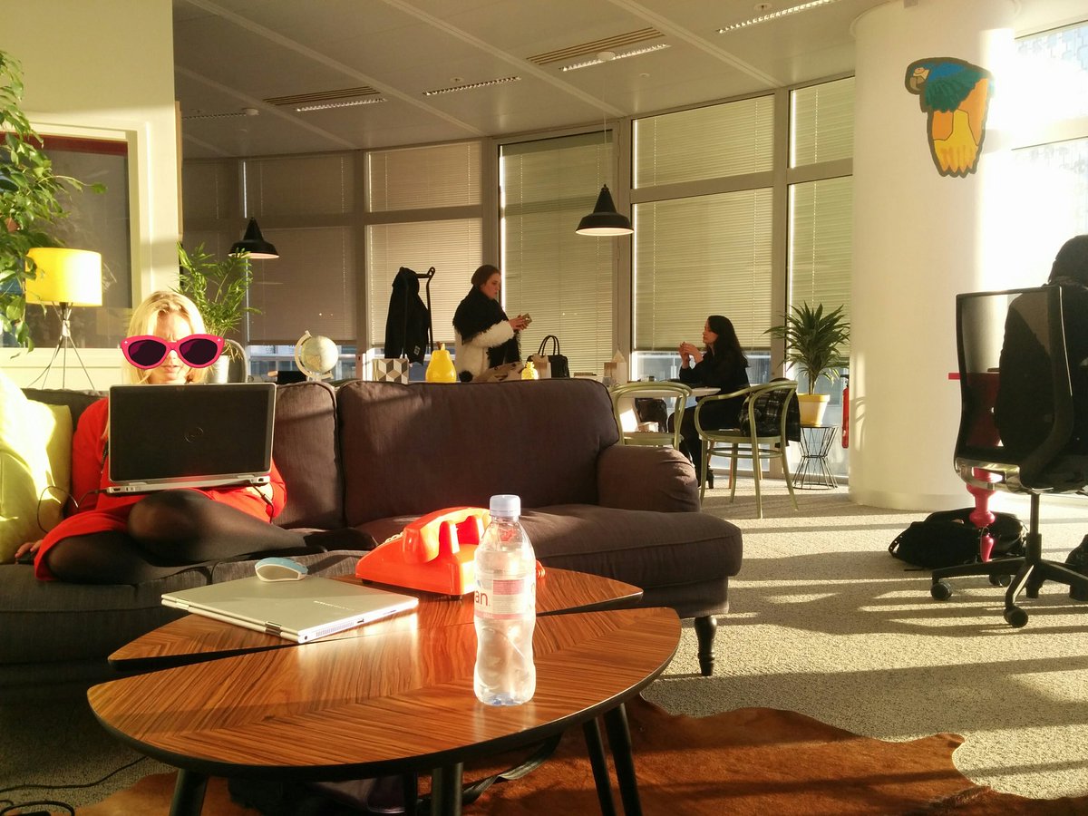 #MonBureauEstTellement ensoleillé, que je dois ressortir les lunettes de soleil!
@Nextdoor_fr