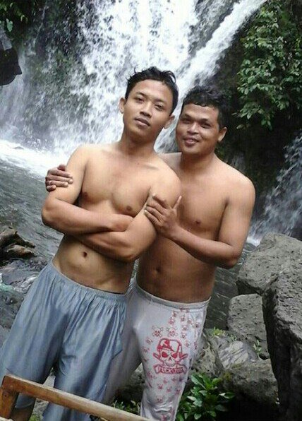 hotslim3's tweet photo. hhmmm...,..,,,..,.,.,,...,., https://t.co/suNXukQUqs