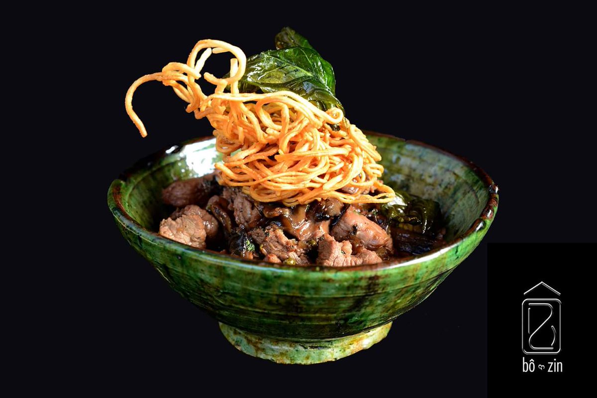 Wok de filet de boeuf, nouilles croustillantes.
#marrakech #restaurant