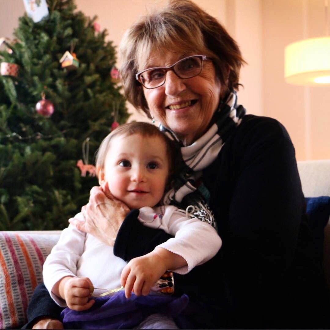 taneacastro's tweet photo. #Tbt d'un dimanche magique en famille #premiersapindenoel #Noel #family https://t.co/T4Oco75QQV