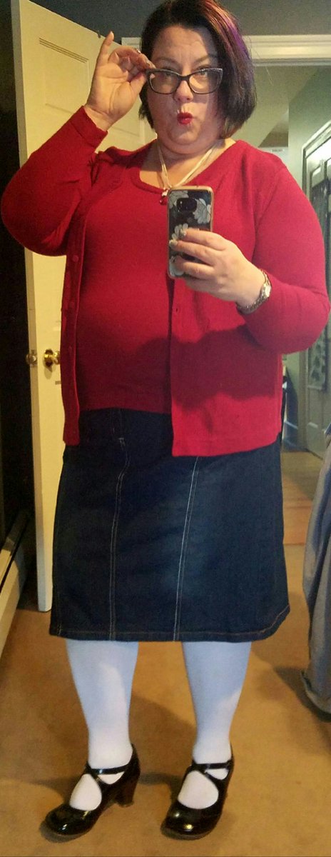 ElaineLibrarian's tweet photo. #vog_malibran #vogging #officeholidayparty #librarianfashion #fb @Fluevog https://t.co/0qwvKyi9HH