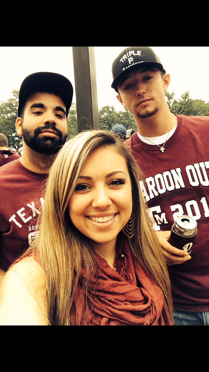 Grady7Williams's tweet photo. Happy legal first drink day! @delayna9 https://t.co/EHd0iXJaWY