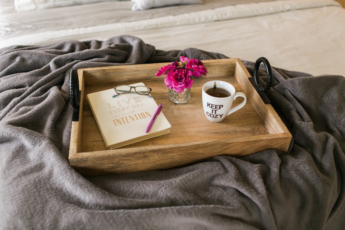 inspirednwi's tweet photo. Keep warm on this chilly day with a comfy blanket! Get tips on how to style your home with blankets: https://t.co/w9ptdDbDIh https://t.co/YhvjLOK9x7