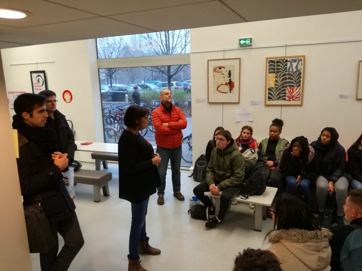 #direct début d'intervention à la @BU_Unistra, avec un groupe de 40 lycéens!
Au programme, visite salles de groupe et des rayons #cordees