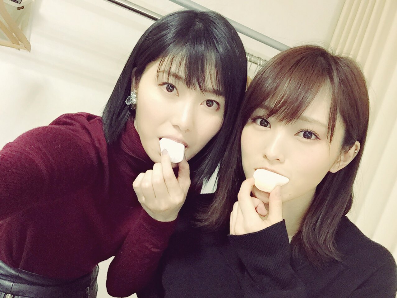 横山由依 Akb紅白 365日の紙飛行機 初挑戦のギターの弾き語りで歌わせていただきました ただたださや姉のことを尊敬する日々です ほんまにかっこいい 大好き そして 夢の紅白選抜 中間発表ランクインありがとうございます 大晦日本番ステージ 横山由依 Akb紅白 365日の紙飛行機 初挑戦のギターの弾き語りで歌わせていただきました ただたださや姉のことを尊敬する日々です ほんまにかっこいい 大好き そして 夢の紅白選抜 中間発表ランクインありがとうございます 大晦日本番ステージ