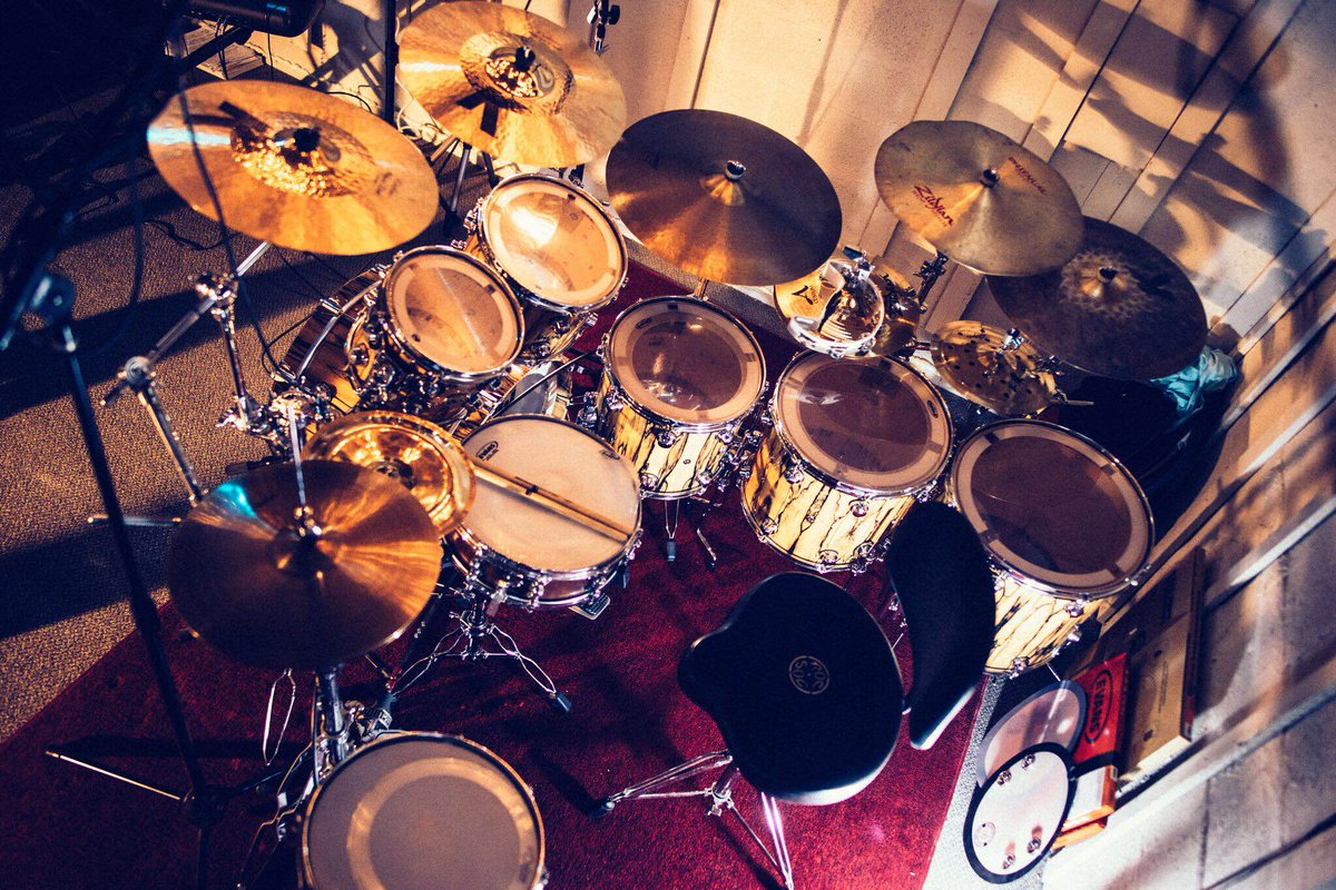 dwdrums's tweet photo. . @JoshuaSalesss of @SamHuntMusic sent us these pics of his new DW Kit. What do you think? #dwdrums https://t.co/Zj6YGkdeH1