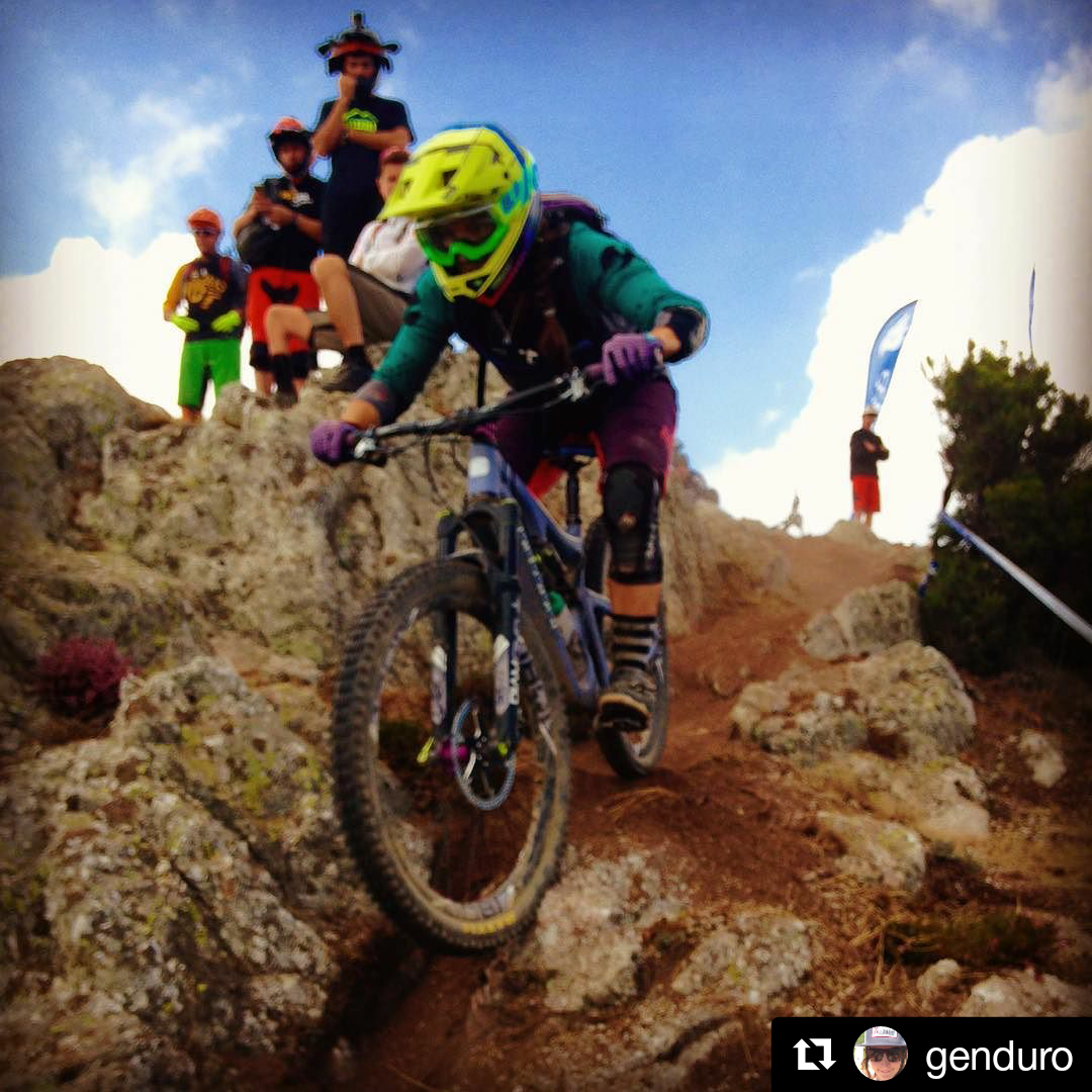 muddbunnies's tweet photo. #tbt to Gen showing them how it's done at the #EWSfinale 
 @julianabicycles @RidePetalPower @ozmosistraining @s4suspension #girlpower #mtb https://t.co/T90i7GGZr7