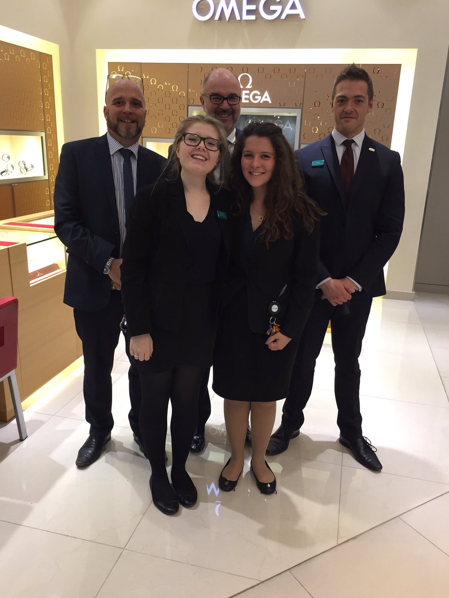 colley_david's tweet photo. #feetonthestreet #mlc2016. Watford home of the famous spice girl. Simon and team Watford. https://t.co/JhZ6l0dV9M