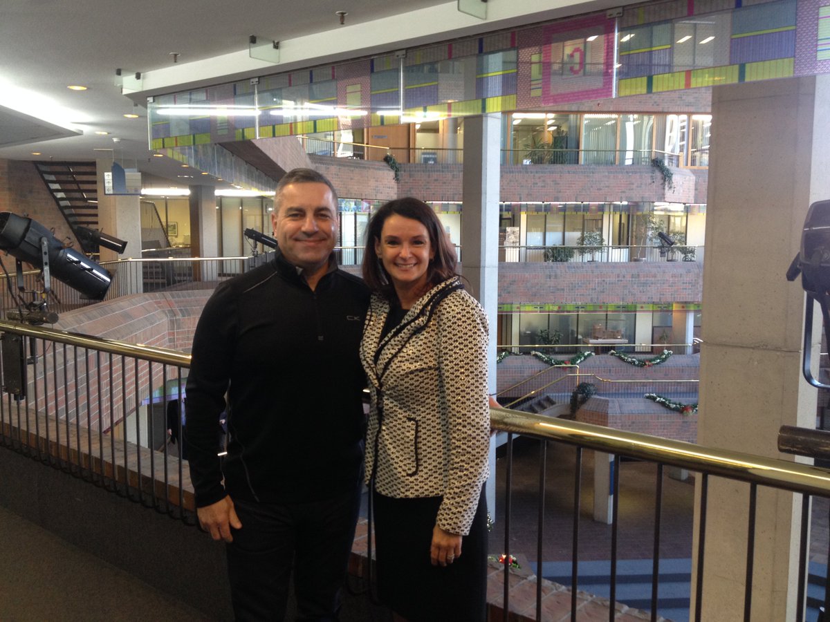 Ce matin, <a href="/SteveKanellakos/">Steve Kanellakos</a> a rencontré <a href="/mhlajoie/">Marie-Hélène Lajoie</a>. À l'aube de 2017, de belles collaborations sont prévues entre <a href="/ottawaville/">Ville d'Ottawa</a> et #Gatineau!