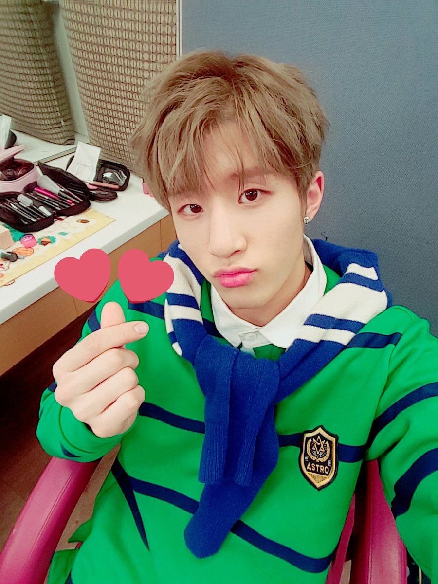offclASTRO's tweet photo. 애기덜~♡ 제가 넘나 좋아하는 
아티스트!!! Adele의
Set Fire To The Rain 이라는 곡이예요~ㅎㅎ 
이노래를 들으면 노래가 좋다보다는 
멋있다 라는 생각이 드네요~ㅎㅎ 
#찐디 #아스트로 #아델 #울애기덜 #들어봐용 #사룽해 ㅎㅎ https://t.co/h49EB3F84u