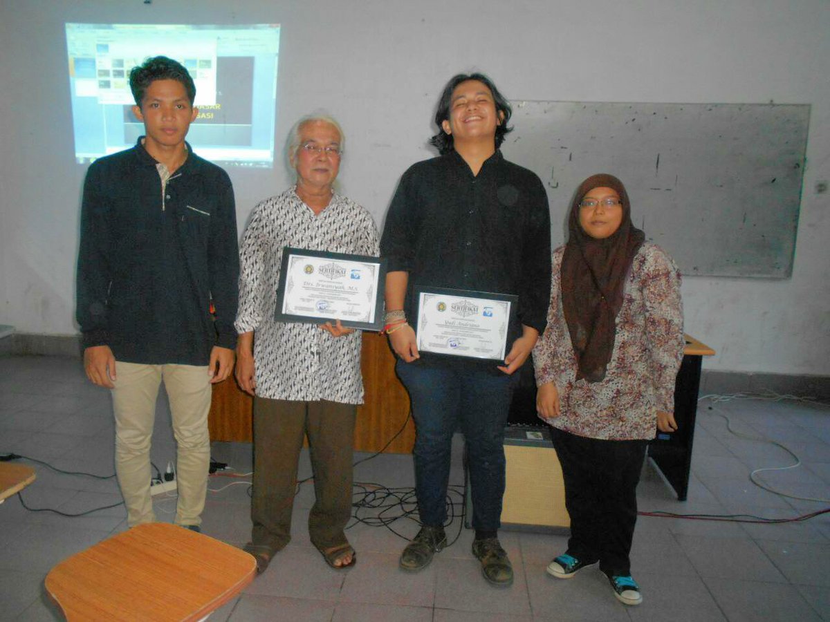 Sore tadi (15/12) telah terlaksana LDO (Latihan Dasar Organisasi) pertama dgn pemateri Bapak Drs. Irwansyah, M.S. dan Abangda Yudi Andriano.