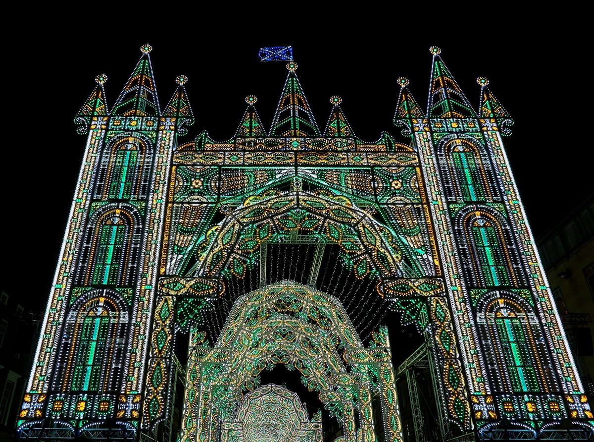 sfedinburgh's tweet photo. A little #FF to @Edxmas for producing this beauty! #StreetOfLight https://t.co/wbZR9N9ltU