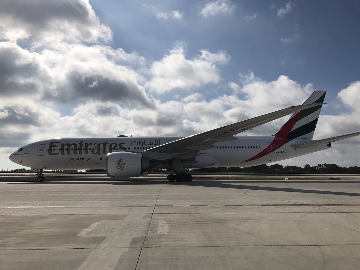 TheAirchive's tweet photo. @emirates #777LR holds short of gate to pose for us @FLLFlyer after 15 hrs aloft https://t.co/yL0OSok7VV