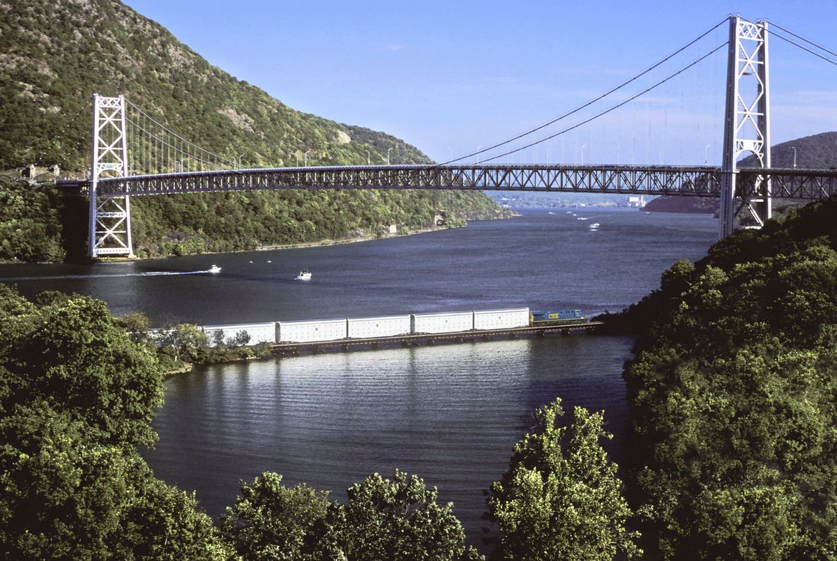 CSX's tweet image. We go where it takes to get your goods to you. bit.ly/2hdAGqU