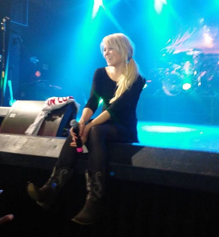lenay__11's tweet photo. Excited for my show tonight in Uruguay!! This pic is from Argentina, once upon a time when I was blonde about a month ago https://t.co/PaZva7Dt7d