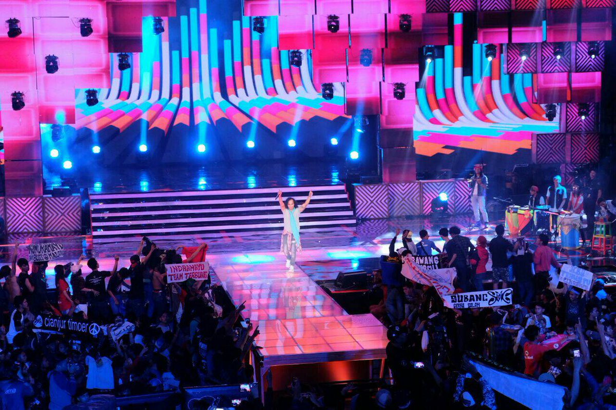 SLANKERS mana suaranyaaa? #TRANSMEDIA15YOU