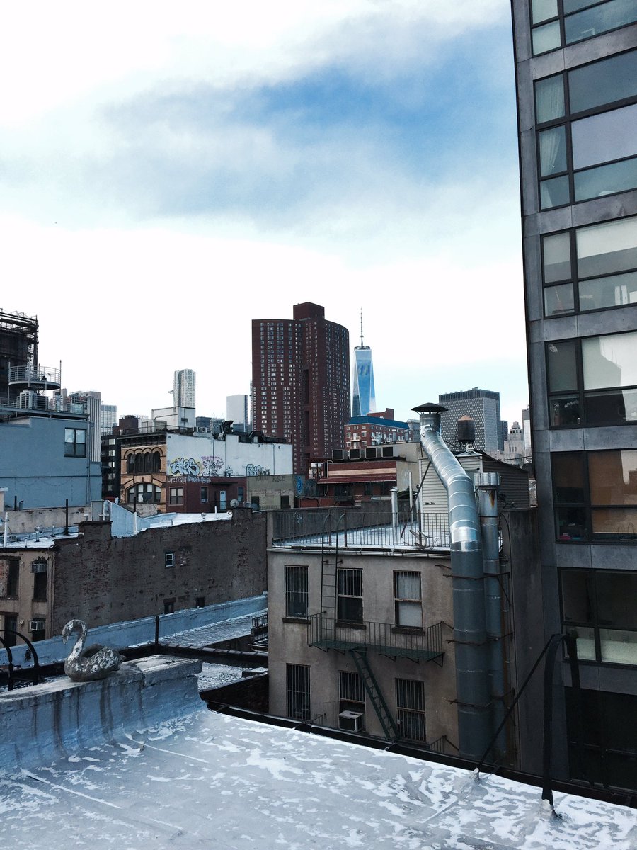 nippy morning pon de apartment rooftop ☃️🤓