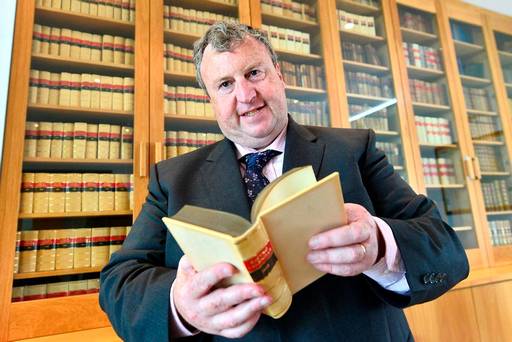 Horse racing boss wrote email asking for two years' pay after contract ends indo.ie/youI3079E2W