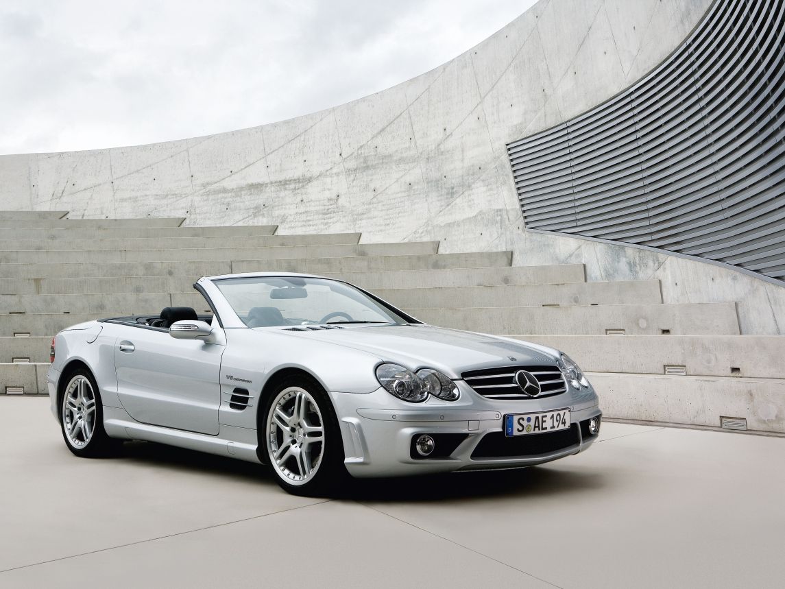 MercedesAMG's tweet photo. The Mercedes-Benz SL 55 AMG was a true personality in terms of technology and appearance. What do you think of this #ClassicAMG? https://t.co/QmlAHxfAuj