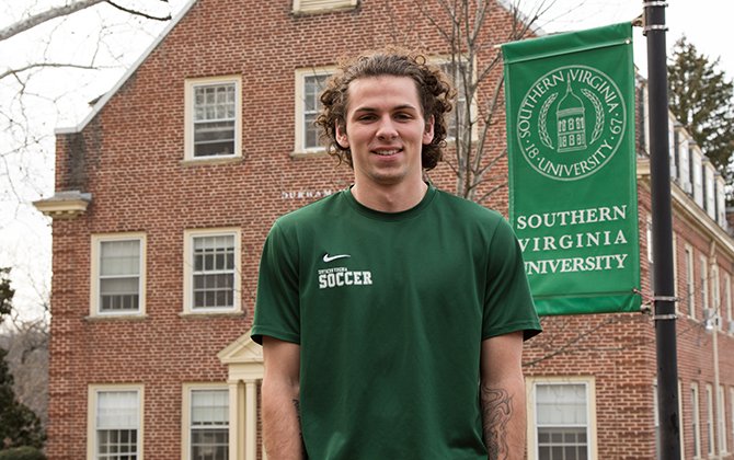 svuathletics's tweet photo. Meet men's soccer team captain and Knight of the Week Matt Diede: https://t.co/STYTDg1uYK #svukow #svuknights #svumsoc https://t.co/CglAtrNVza